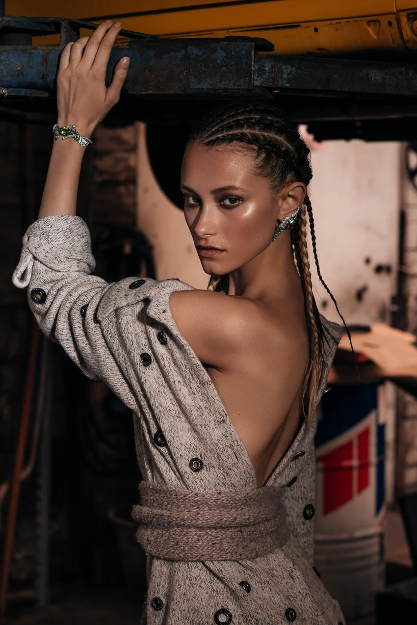 LOfficiel-Singapore-September-2016-Galina-Arkhi-by-Demarcus-Allen-1-2.jpg