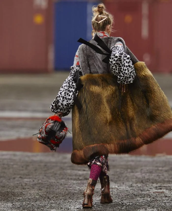 ELLE-US-October-2016-Martha-Hunt-by-Hans-Feurer-9.jpg