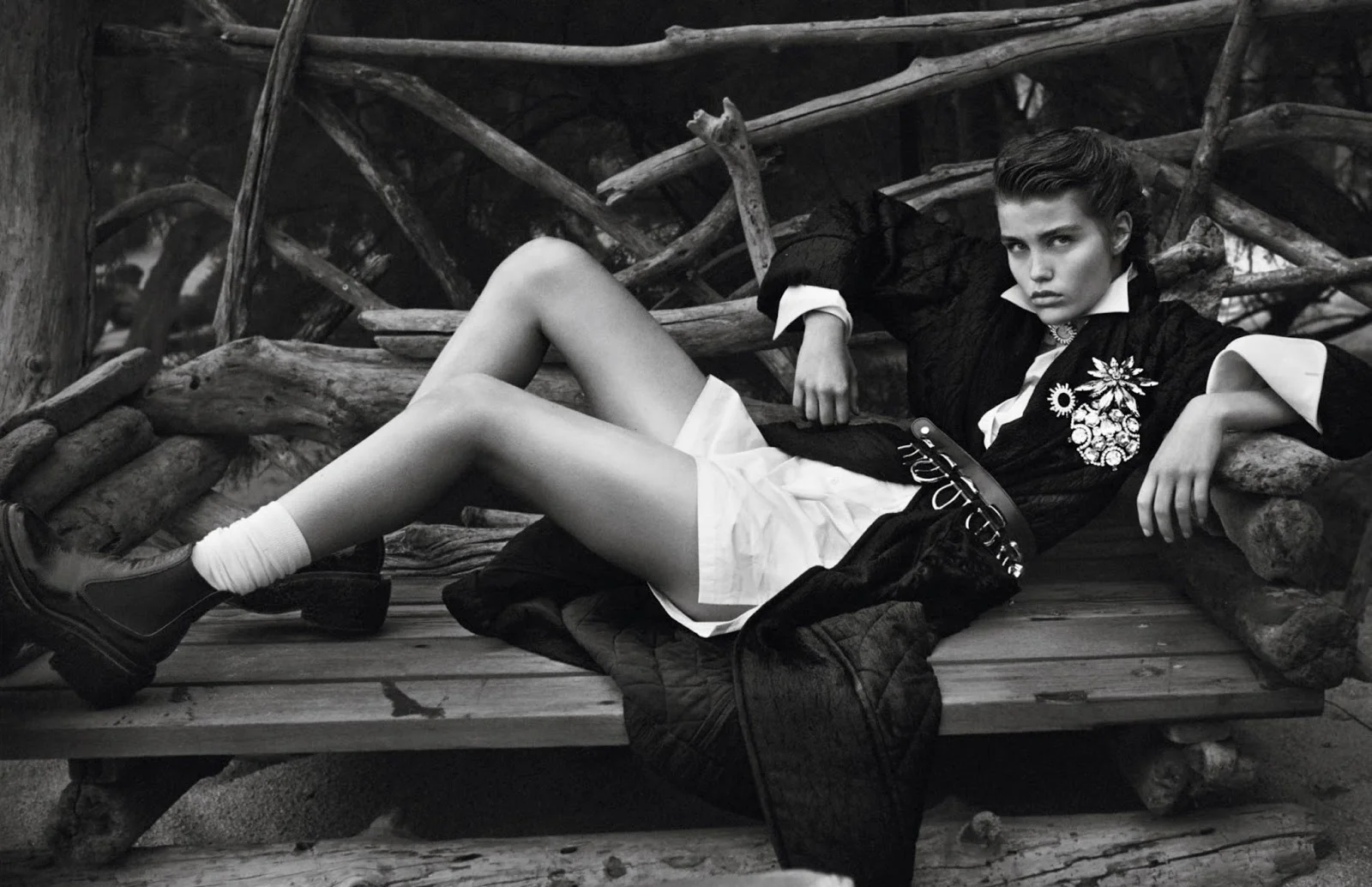 Vogue_Paris_-_Octobre_luna-bijl-sara-sampaio-david-sims- (13).jpg