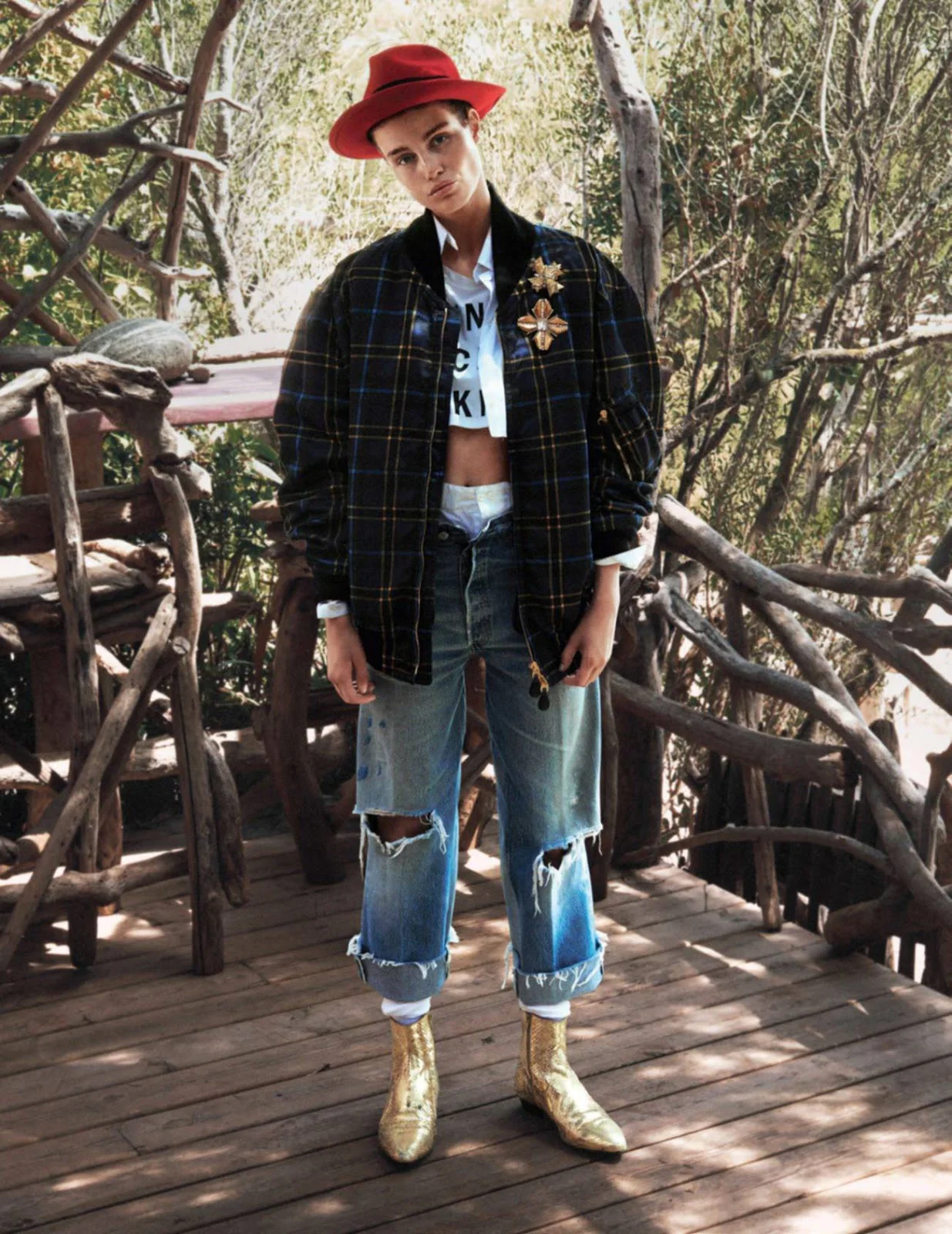 Vogue_Paris_-_Octobre_luna-bijl-sara-sampaio-david-sims- (17).jpg
