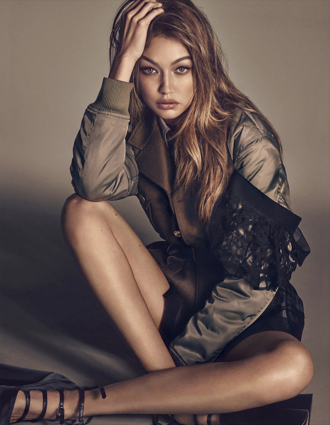 vogue-japan-december-2016-gigi-hadid-by-luigi-and-iango-03.jpg