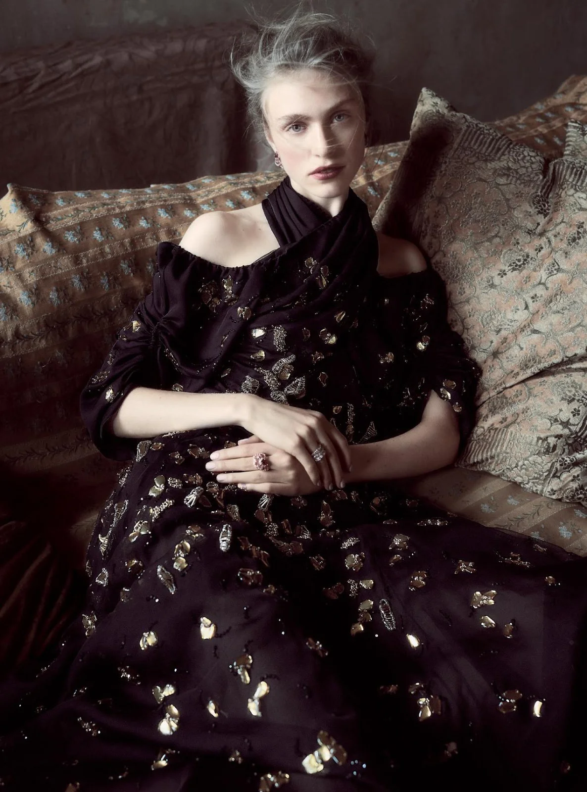 Harpers Bazaar UK Dec 2016 - hedvig-palm- (8).jpg