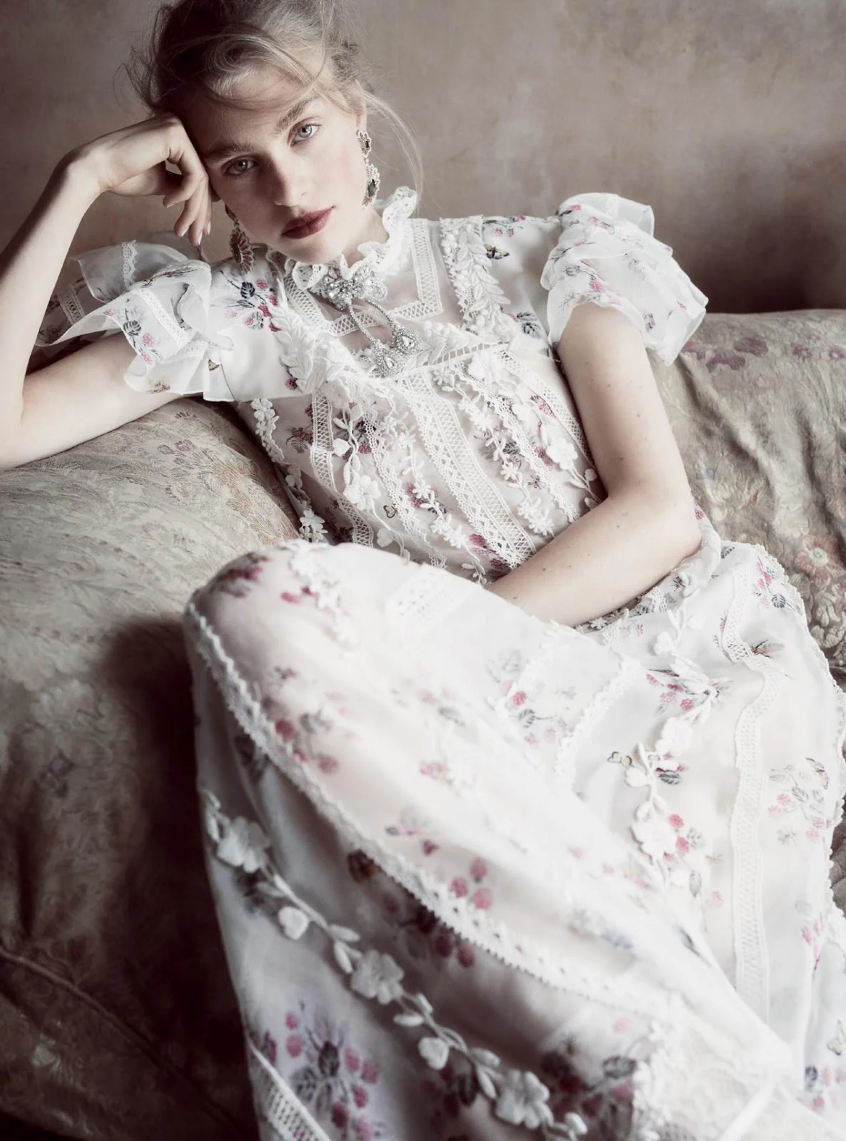 Harpers Bazaar UK Dec 2016 - hedvig-palm- (12).jpg