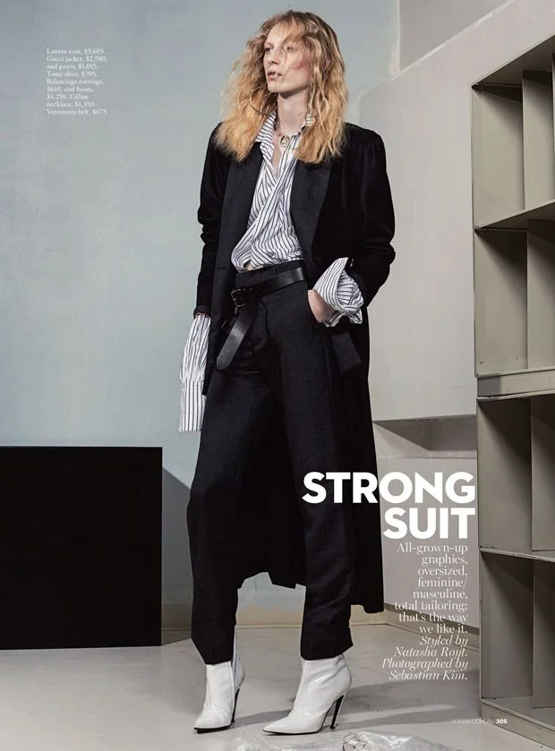 Julia-Nobis-Vogue-Australia-Sebastian-Kim- (2).jpg