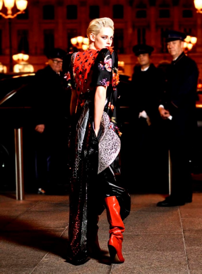 Vogue-Paris-December-2016-January-2017-Kristen-Stewart-by-Karl-Lagerfeld-07.jpg
