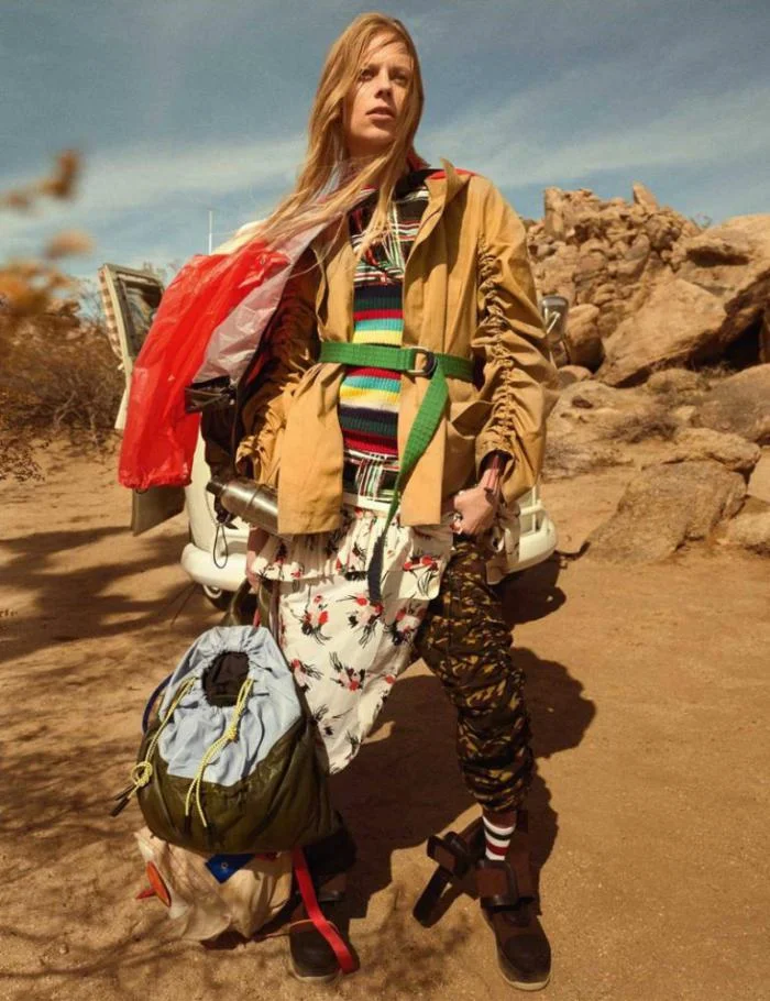 Vogue-UK-January-2017-Lexi-Boling-by-Mario-Testino- (6).jpg