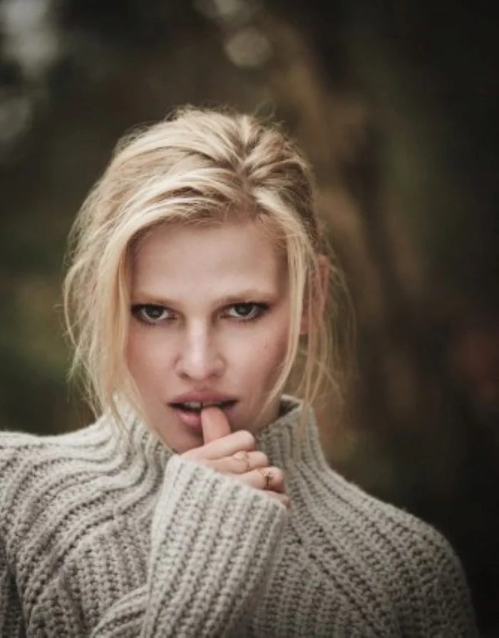 Lara-Stone-The-Edit-Boo-George- (1).jpg