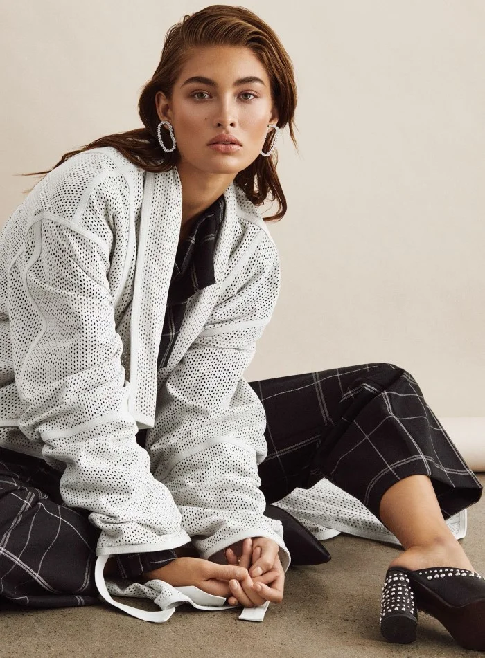 Vogue-Mexico-January-2017-Grace-Elizabeth-by-Michael-Schwartz-07.jpg