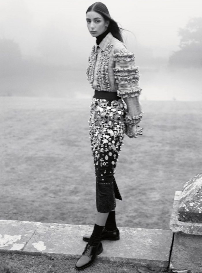 Vivien-Solari-by-Karim-Sadli-for-Vogue-UK-February-2017- (5).jpeg