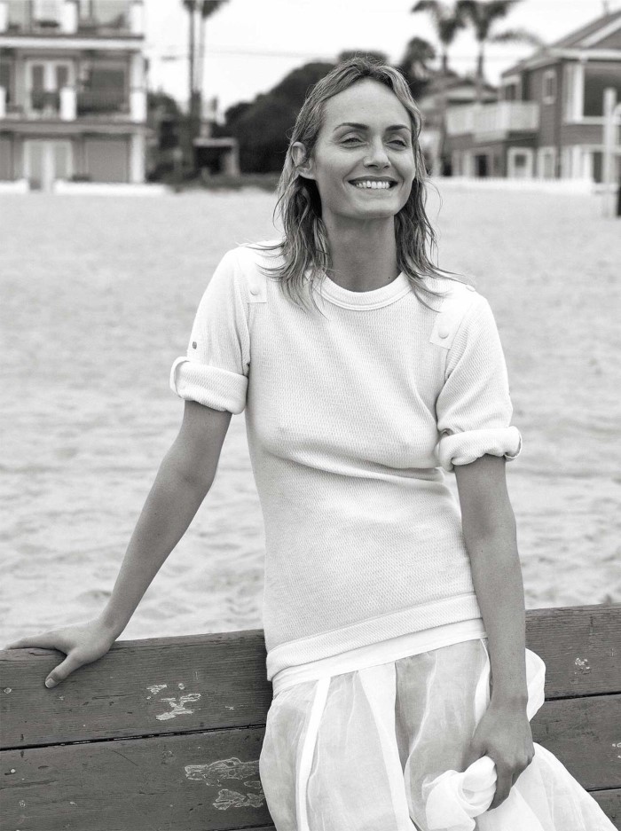 vogue-uk-may-2017-amber-valletta-by-lachlan-bailey-03.jpeg