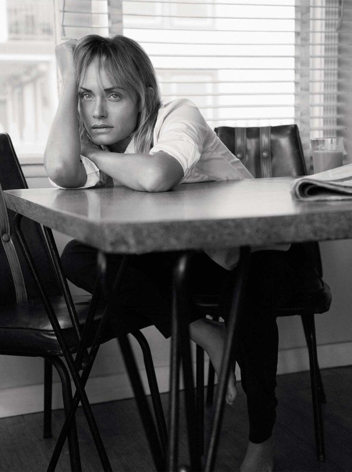 vogue-uk-may-2017-amber-valletta-by-lachlan-bailey-08.jpeg