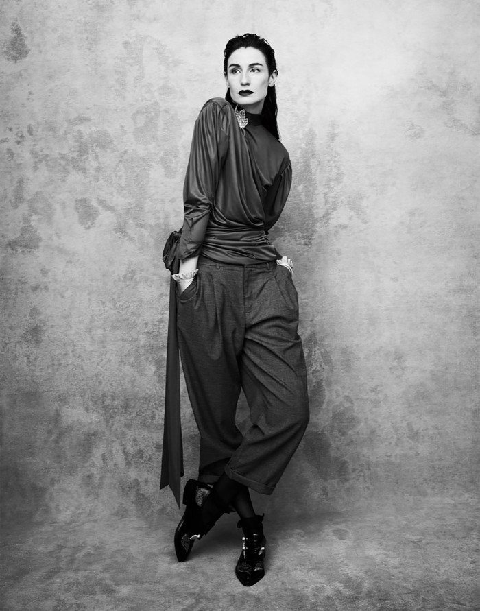 harpers-bazaar-taiwan-april-2017-erin-oconnor-by-matt-holyoak-06.jpg