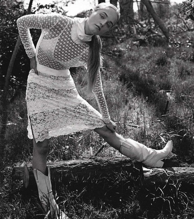 Jean Campbell by Zoe Ghertner In 'The Grass Is Greener' For Vogue ...