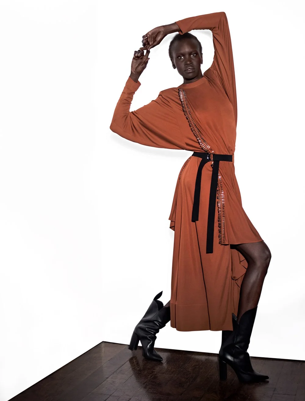 lofficiel-indonesia-april-2017-alek-wek-by-onin-lorente-00.jpg