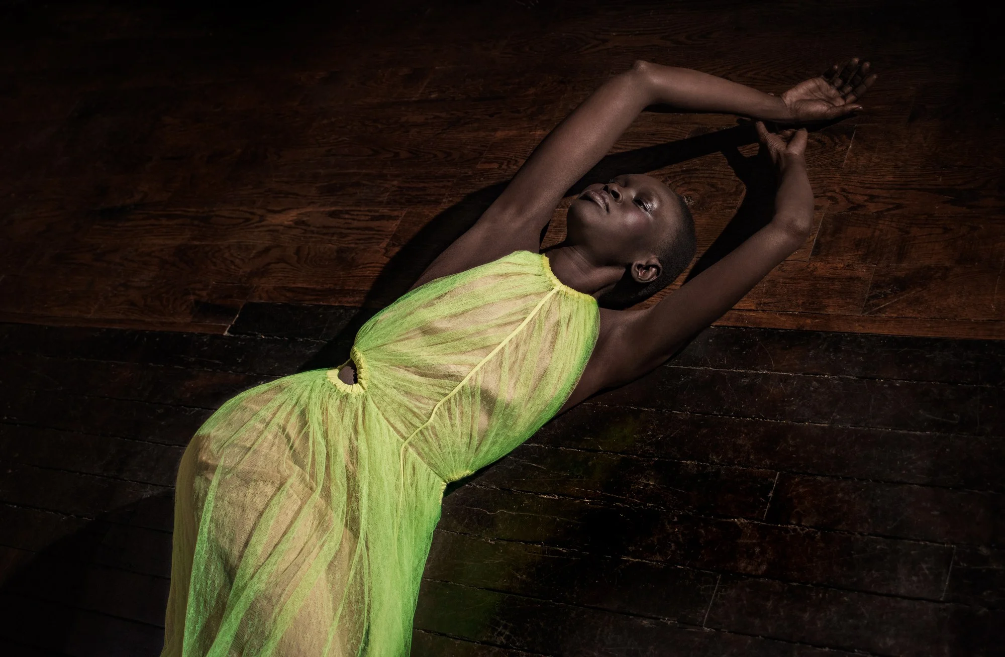 lofficiel-indonesia-april-2017-alek-wek-by-onin-lorente-03.jpg