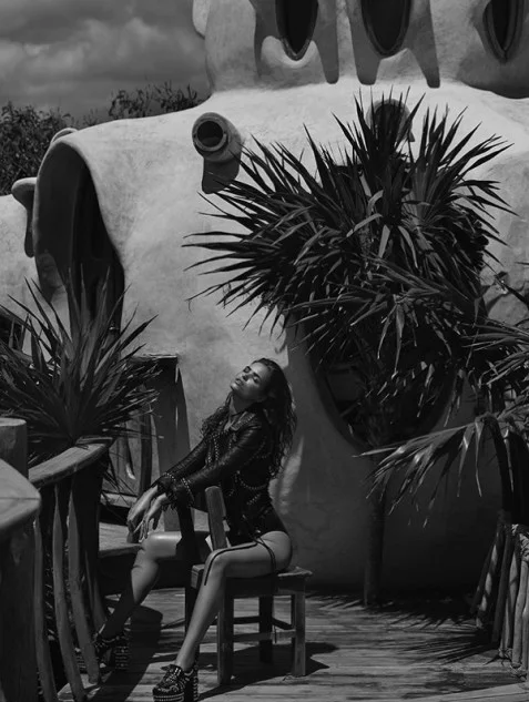 Robin-Marjolein-Swimsuits-Cosmopolitan-Germany-June-2017-Editorial07.jpg