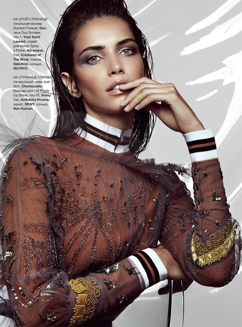 Amanda-Wellsh-Harpers-Bazaar-Ukraine-June-2017-Cover-Editorial03.jpg