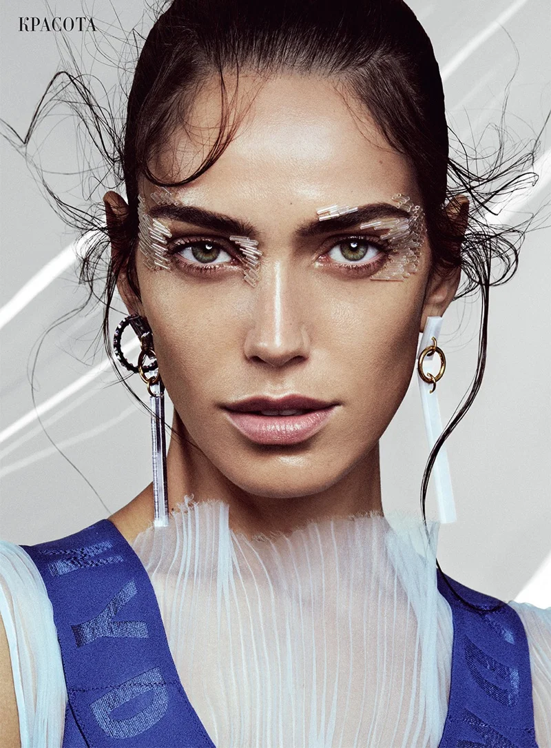 Amanda-Wellsh-Harpers-Bazaar-Ukraine-June-2017-Cover-Editorial05.jpg