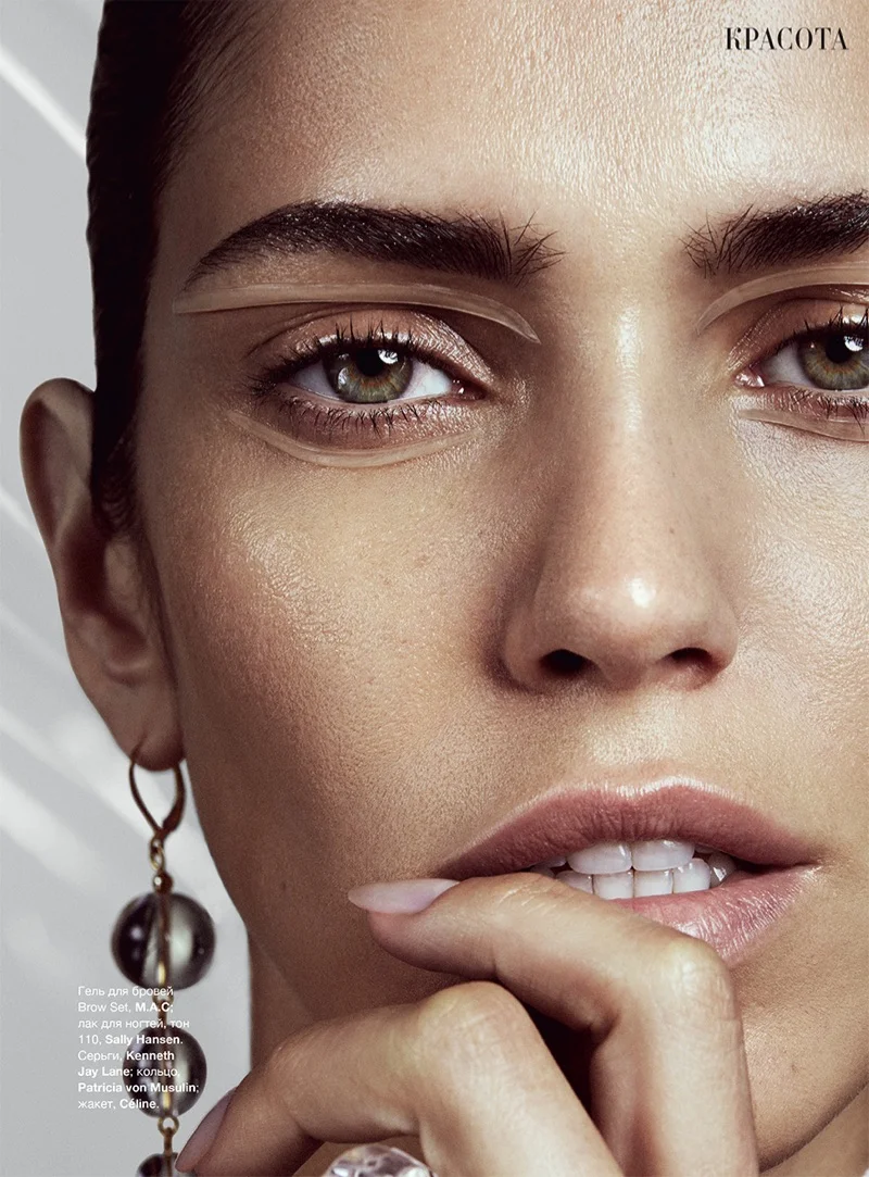 Amanda-Wellsh-Harpers-Bazaar-Ukraine-June-2017-Cover-Editorial08.jpg