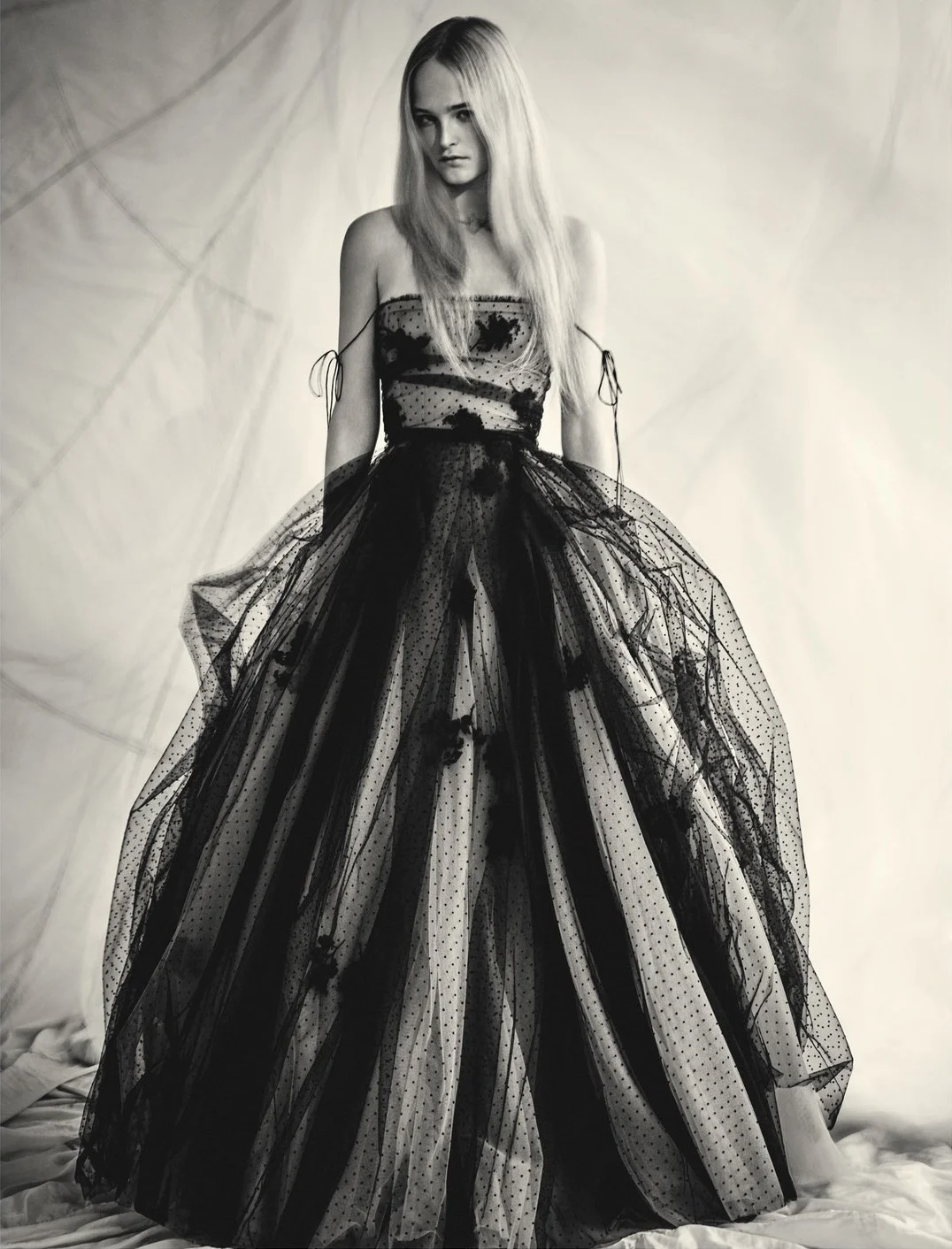 Dior Magaizne 19 2017 jean campbell-paolo-roversi- (1).jpg