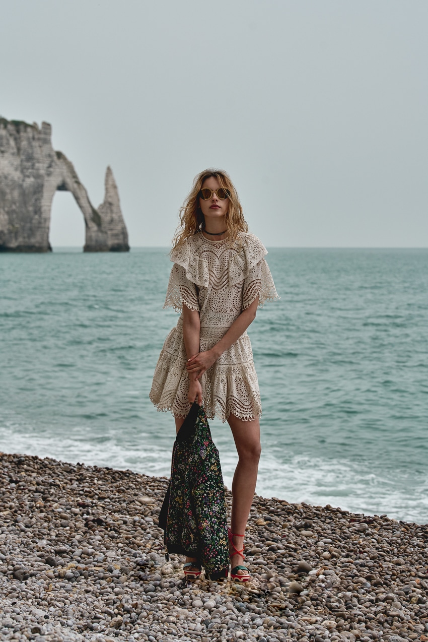 ELLE-Vietnam-July-2017-Karolina-Smetek-by-DeMarcus-Allen-2.jpg