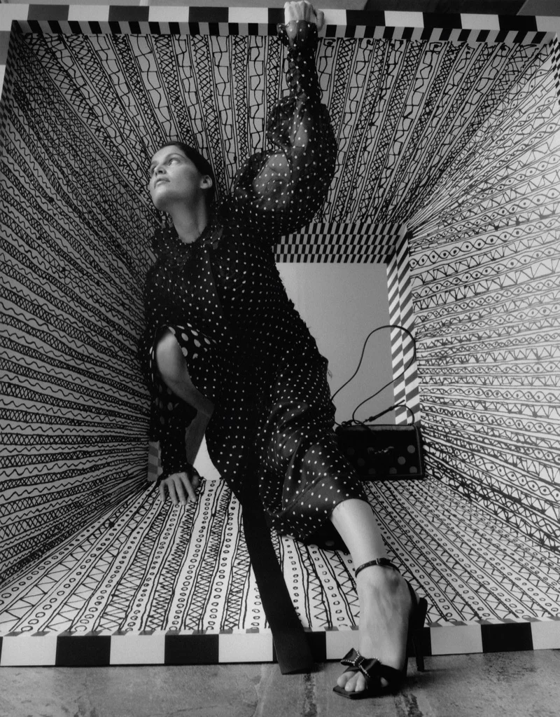 Laetitia-Casta-LOEWE-Publication-Fall-2017-Jamie-Hawkesworth- (4).jpg