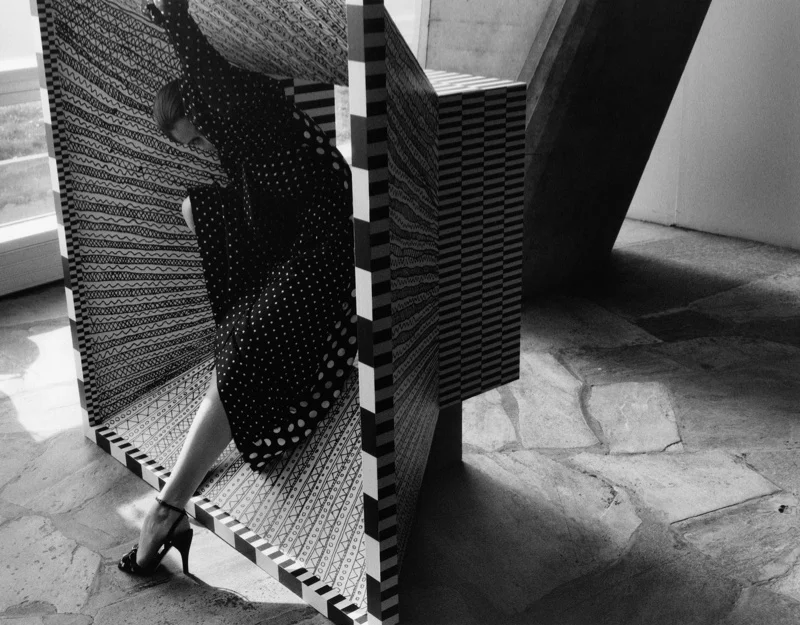 Laetitia-Casta-LOEWE-Publication-Fall-2017-Jamie-Hawkesworth- (5).jpg