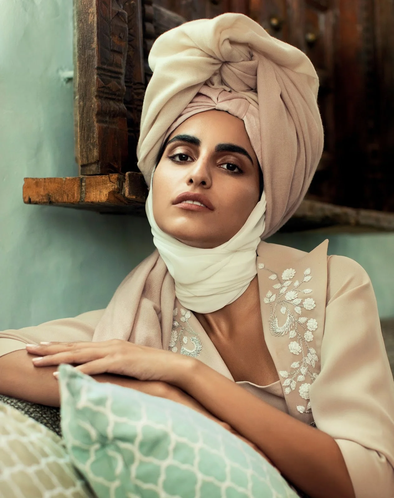 Vogue Arabia JulyAugust 2017 08.jpg