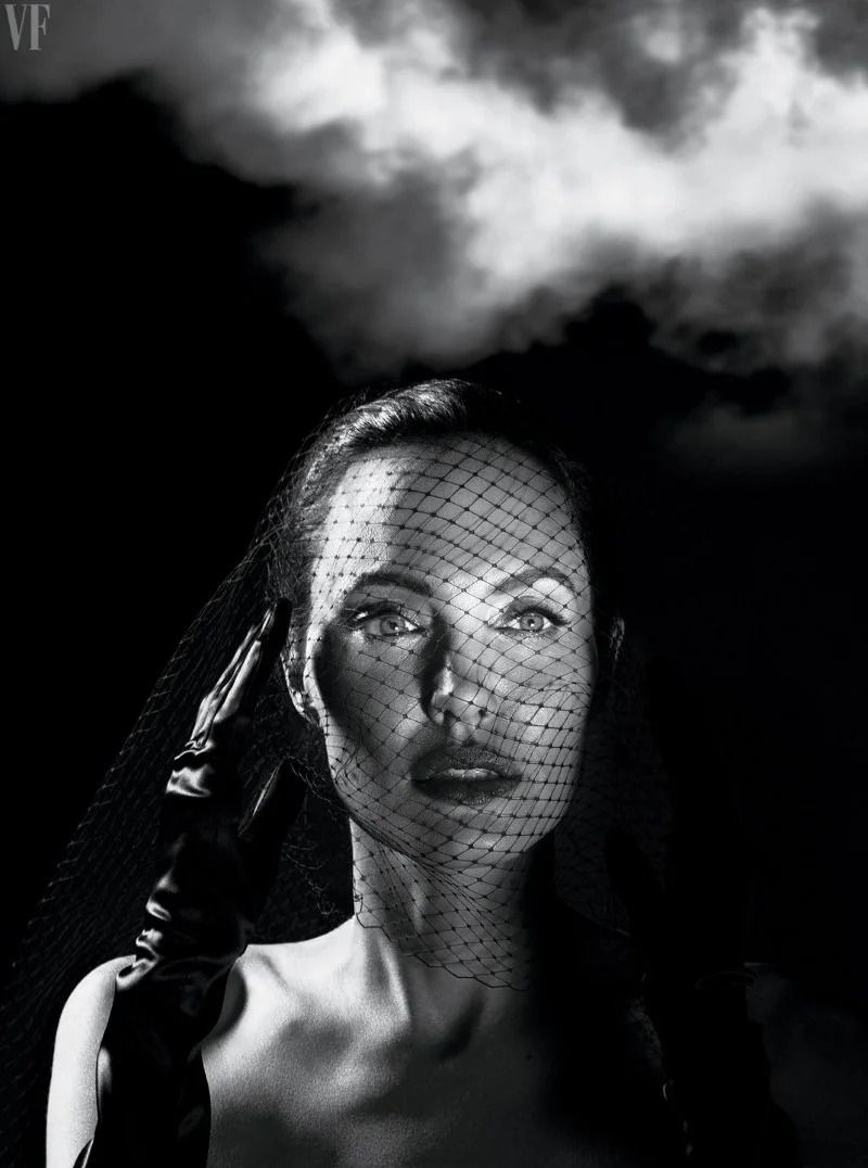 Angelia_Jolie_Vanity_Fair_September_2017_2.jpg