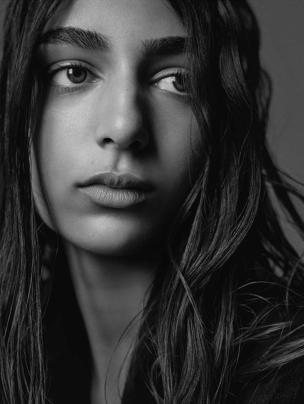 kate-stella-edie-jean-nora-mario-testino-vogue-uk-sept-2017- (1).PNG