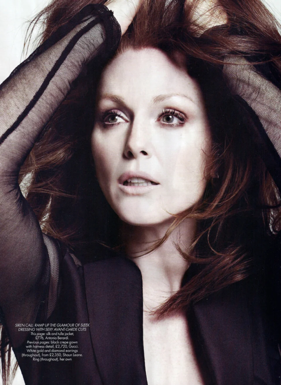 julianne-moore-paola-kudacki-harper's bazaar-uk- (4).jpg