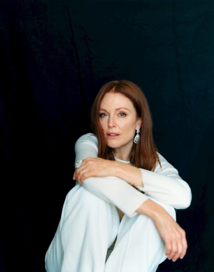 Julianne-Moore-by-Jonas-Unger-for-Telegraph-Magazine-2-September-2017- (6).jpg