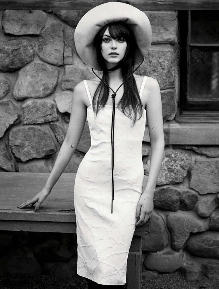 Vittoria-Ceretti-by-Luigi-Iango-for-Vogue-Germany-November-2017- (11).jpg