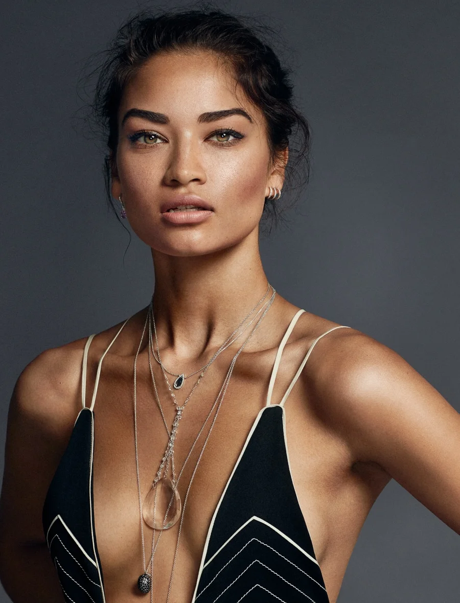 ELLE-Spain-November-2017-Shanina-Shaik-Xavi-Gordo-3.jpg