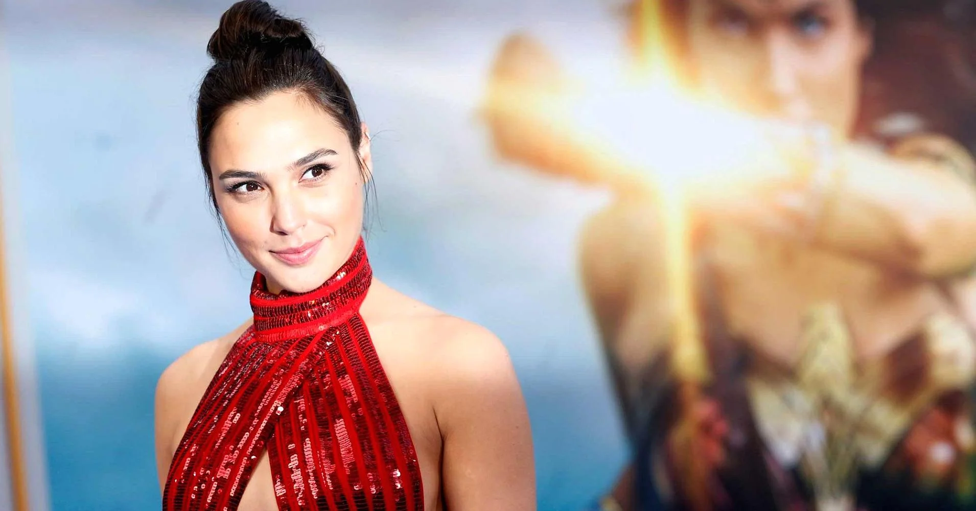 104515595-RTX37OIP-wonder-woman.1910x1000.jpg