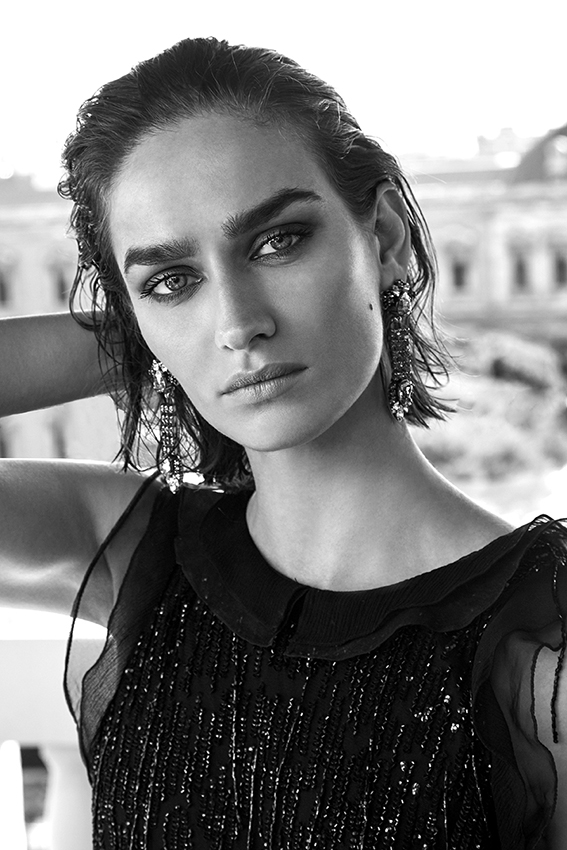 ELLE-Spain-December-2017-Evgenia-Fedoseeva-Rocio-Ramos-12.jpg