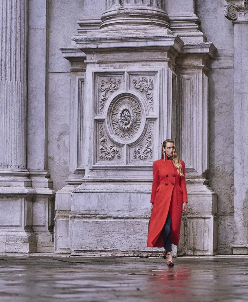 Hannah-Ferguson-Red-Fashion-Editorial02.jpg