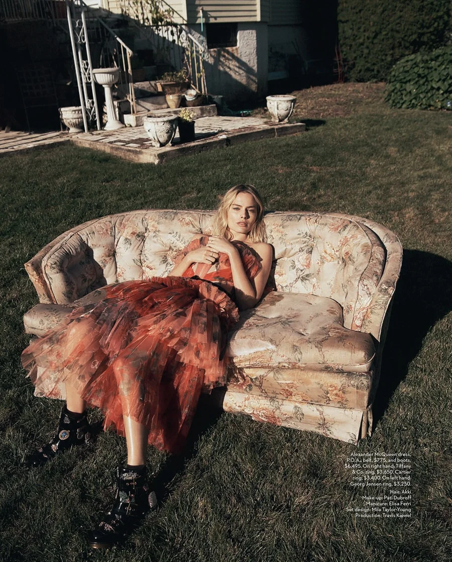 Vogue-Australia-December-2017-Margot-Robbie-Lachlan-Bailey-12.jpg