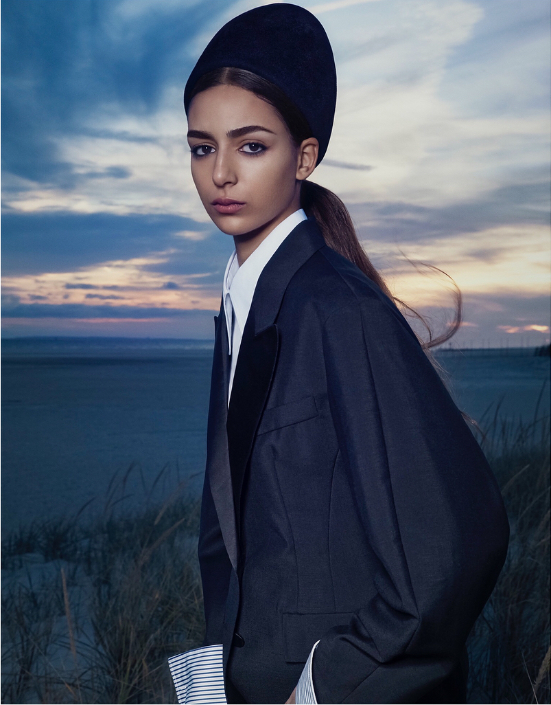 Vogue Arabia December 2017 - 2.jpg