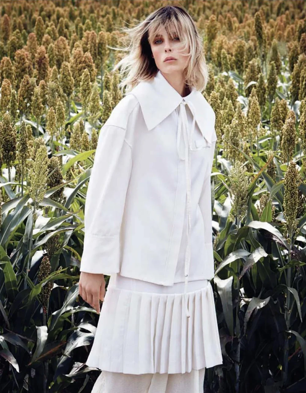 Edie-Campbell-Patrick-Demarchelier-Vogue-China-Dec-2017- (6).jpg