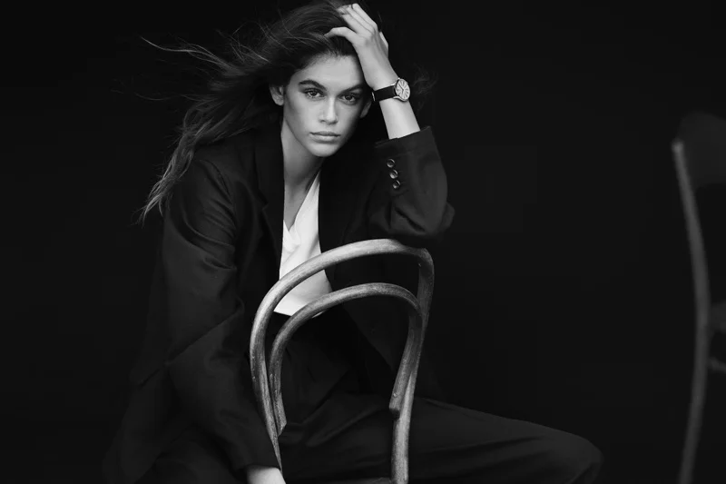 Kaia-Gerber-Omega-Tresor-Campaign01.jpg