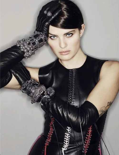 Isabeli-Fontana-glamour-italy-dec-jan-+(6).jpg