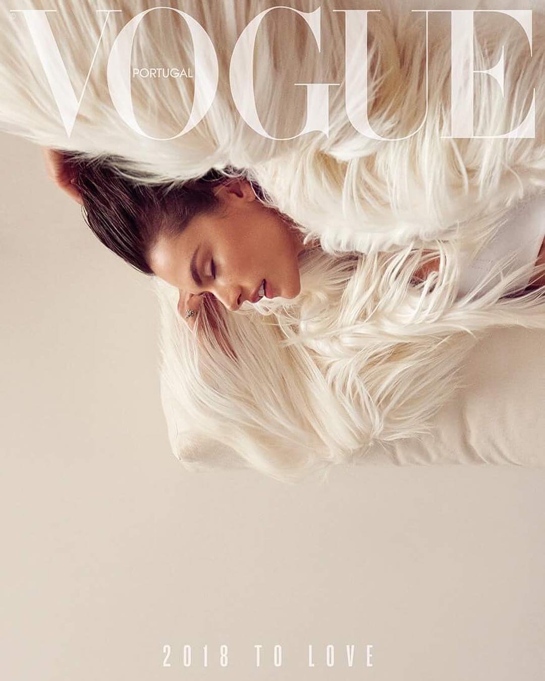 alessandra-ambrosio-vogue-portugal-cover-.jpg