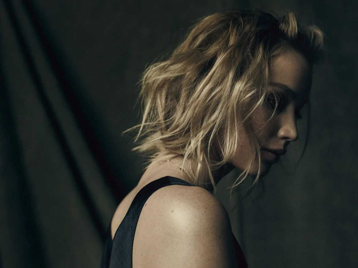 the-hollywood-reporter-december-2017-jennifer-lawrence-by-miller-mobley-04.jpeg