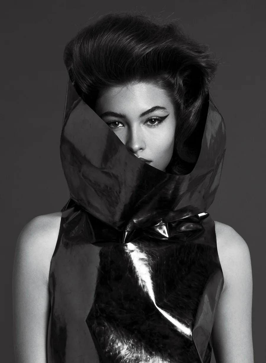 V-Magazine-Spring-2018-Grace-Elizabeth-Nicola-Formichetti-1-2.jpg