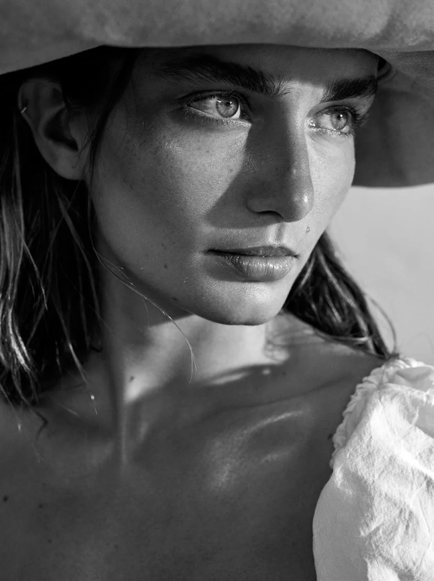 UNCONDITIONAL-Magazine-Issue-6-Andreea-Diaconu-Alexandra-Nataf-3.jpg