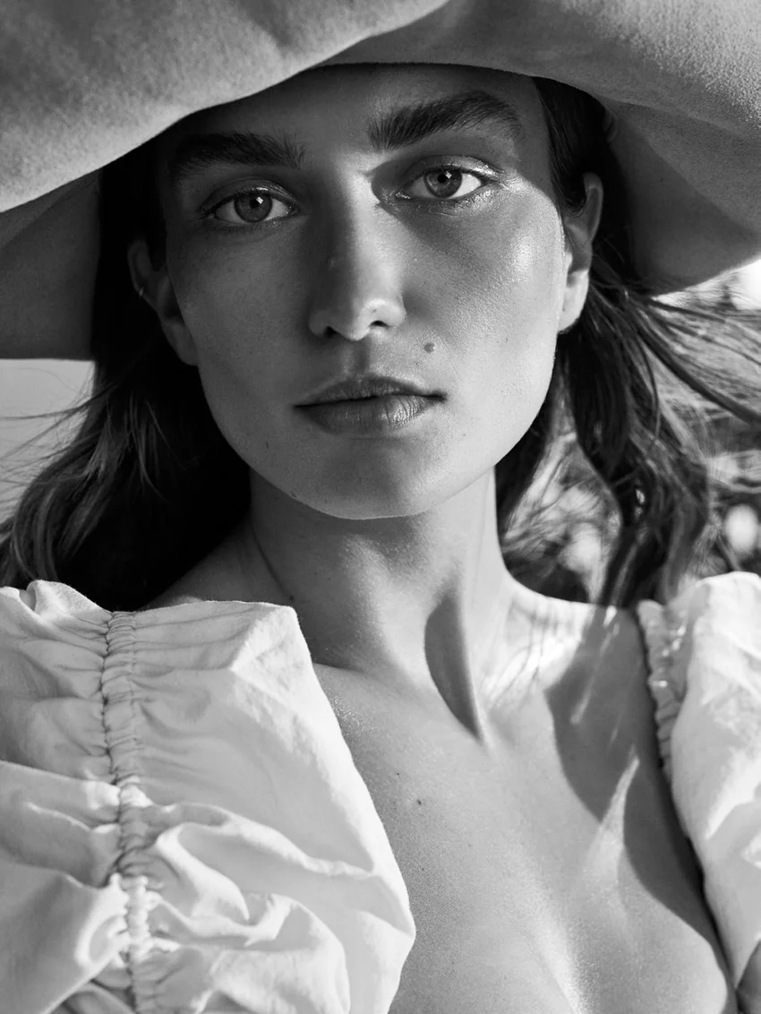 UNCONDITIONAL-Magazine-Issue-6-Andreea-Diaconu-Alexandra-Nataf-4.jpg