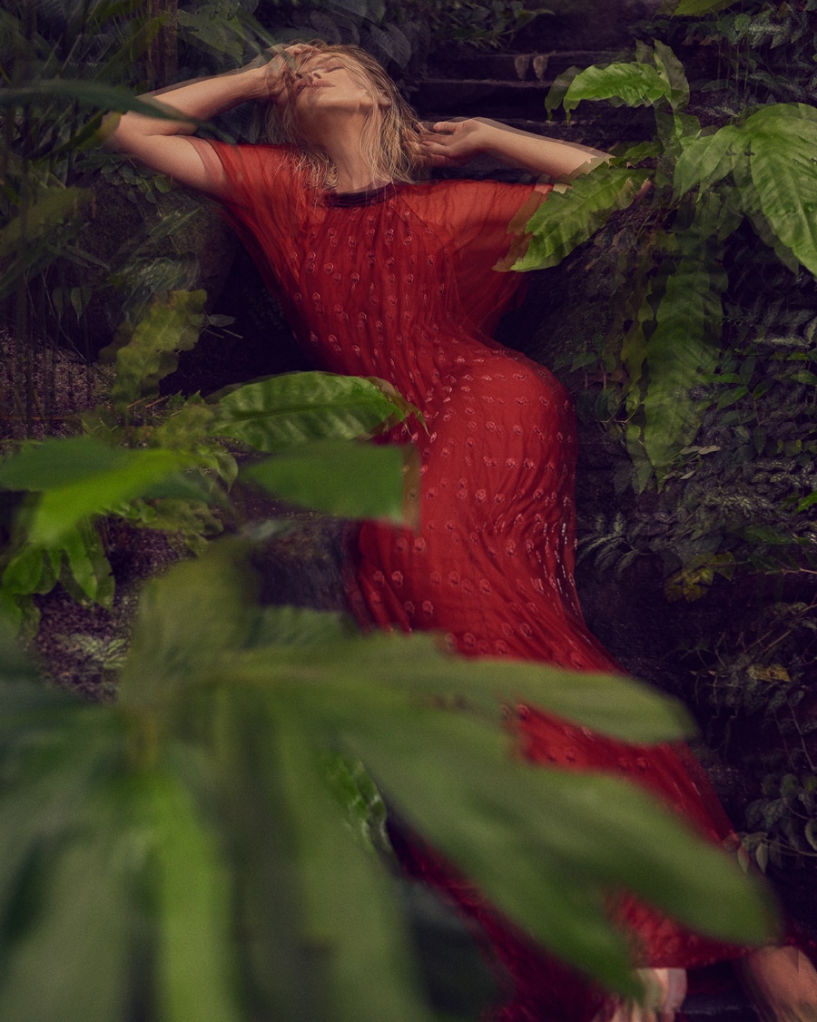 Daniela Pestova Fronts Valentino Spring/Summer 2018 Campaign, Lensed By