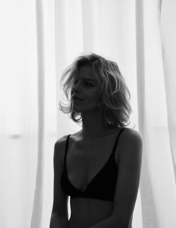 Eva Herzigova Vogue Poland April #2 2018 -  (19).jpg