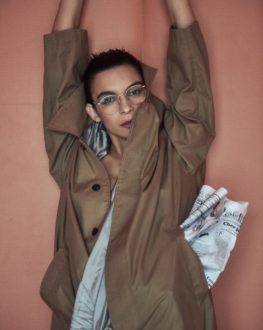 Vogue-Portugal-April-2018-Jess-Cole-Molly-Smith-Branislav-Simoncik-9.jpg
